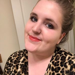 Meet your Posher, Cassandra